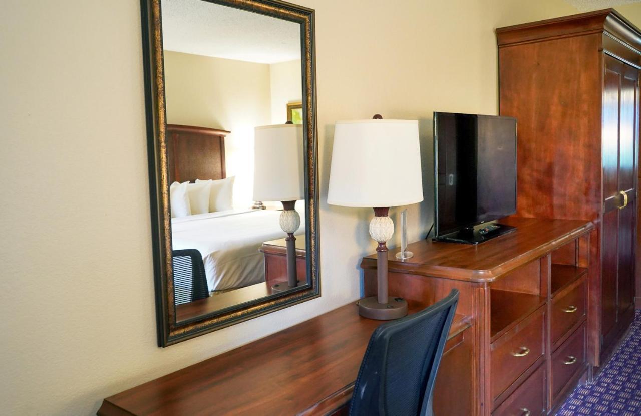 Rosen Inn At Pointe Orlando Williamsburg Bagian luar foto